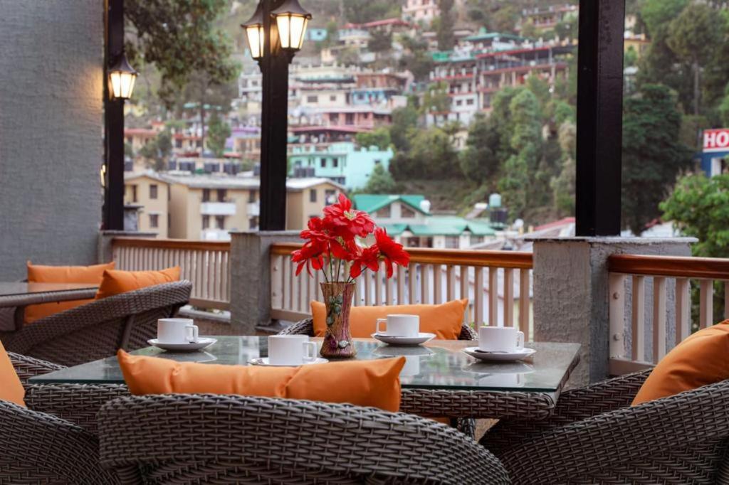 Vinsober Monal Hotel Nainital Bagian luar foto